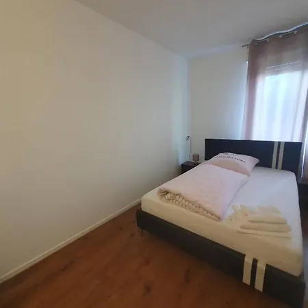Gemuetliches Privatzimmer Mit Franzoesischem Doppelbett An Der Universitaetsklinik Проживание в семье