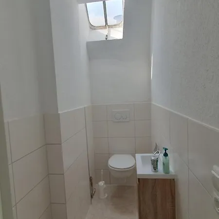 Gemuetliches Privatzimmer Mit Franzoesischem Doppelbett An Der Universitaetsklinik *