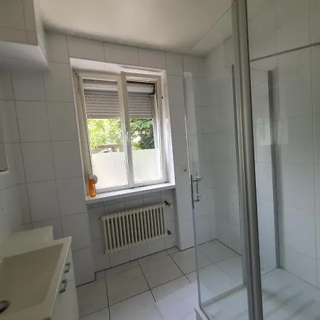 Gemuetliches Privatzimmer Mit Franzoesischem Doppelbett An Der Universitaetsklinik Майнц