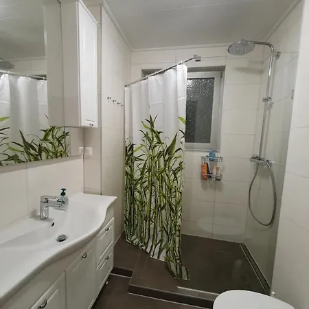 Homestay Gemuetliches Privatzimmer Mit Franzoesischem Doppelbett An Der Universitaetsklinik Mainz